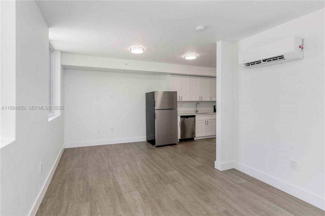 В аренду: $1,800 (1 спален, 1 ванн, 410 Квадратных фут)