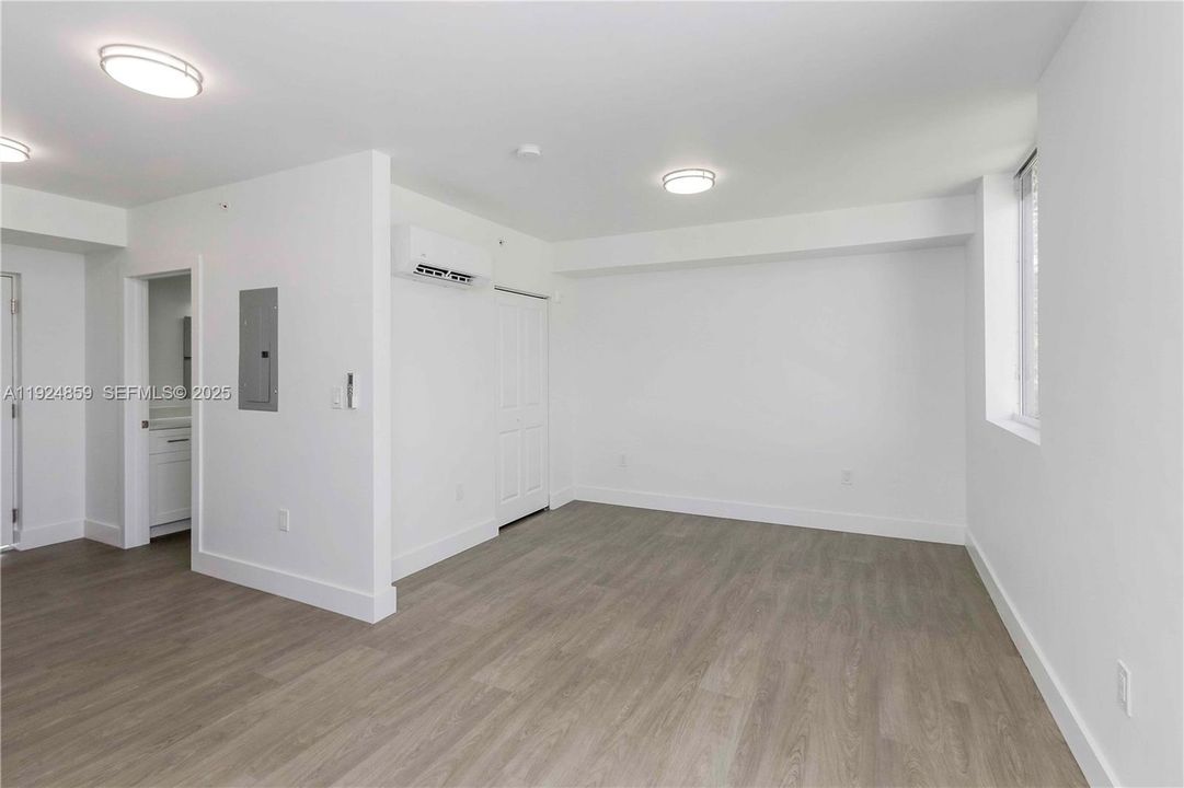 В аренду: $1,800 (1 спален, 1 ванн, 410 Квадратных фут)