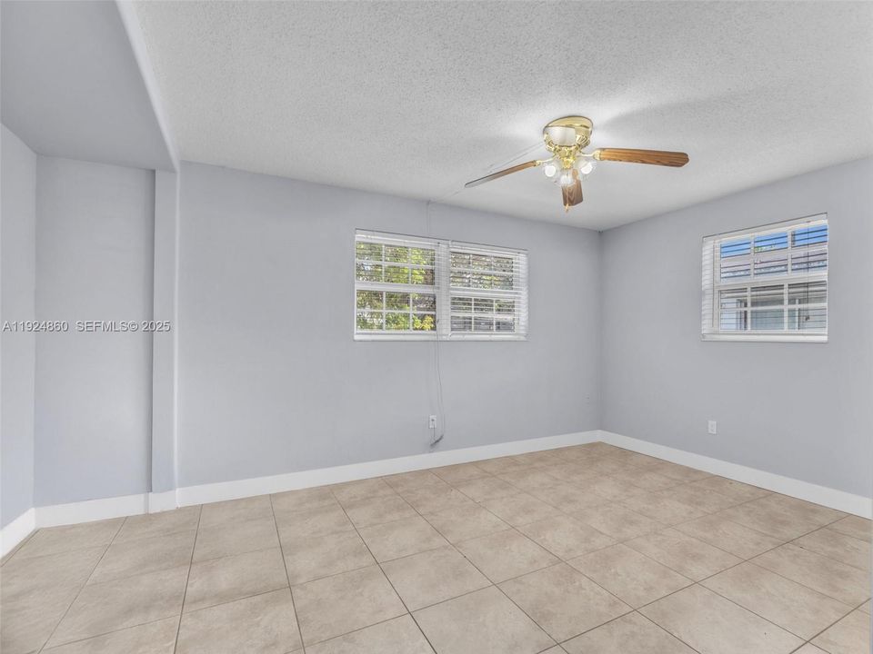 For Sale: $546,000 (3 beds, 2 baths, 1148 Square Feet)