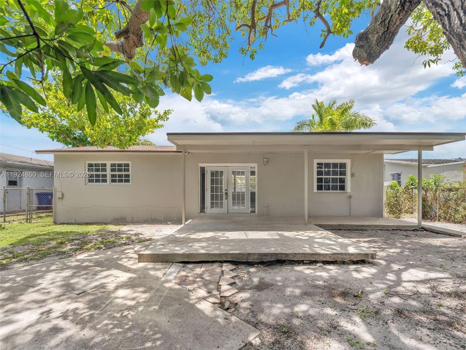 For Sale: $546,000 (3 beds, 2 baths, 1148 Square Feet)