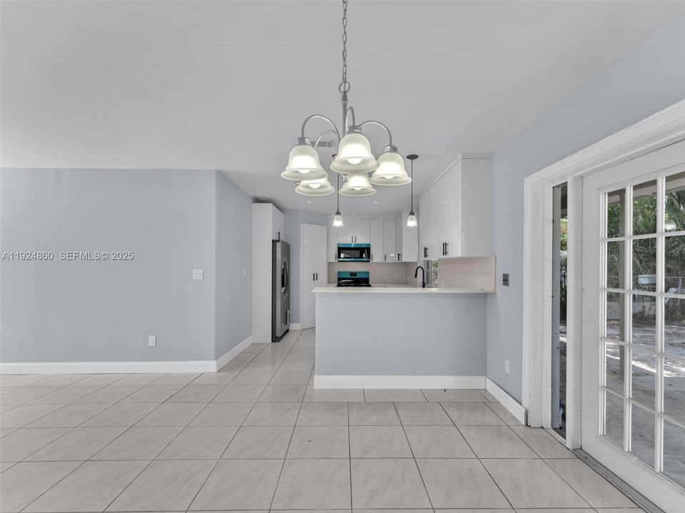 For Sale: $546,000 (3 beds, 2 baths, 1148 Square Feet)