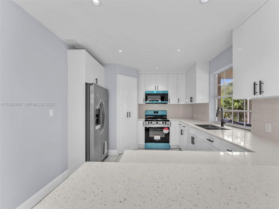 For Sale: $546,000 (3 beds, 2 baths, 1148 Square Feet)