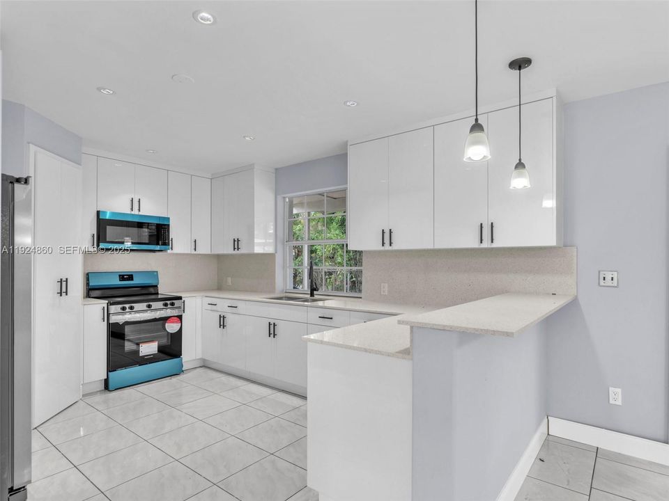 For Sale: $546,000 (3 beds, 2 baths, 1148 Square Feet)