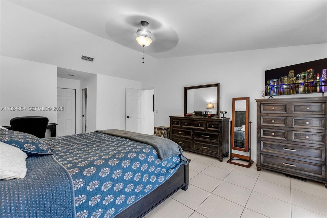 Active With Contract: $717,000 (4 beds, 2 baths, 1810 Square Feet)