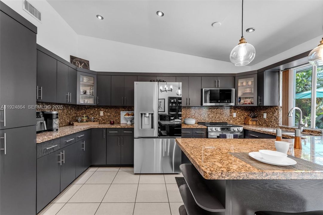 Active With Contract: $717,000 (4 beds, 2 baths, 1810 Square Feet)