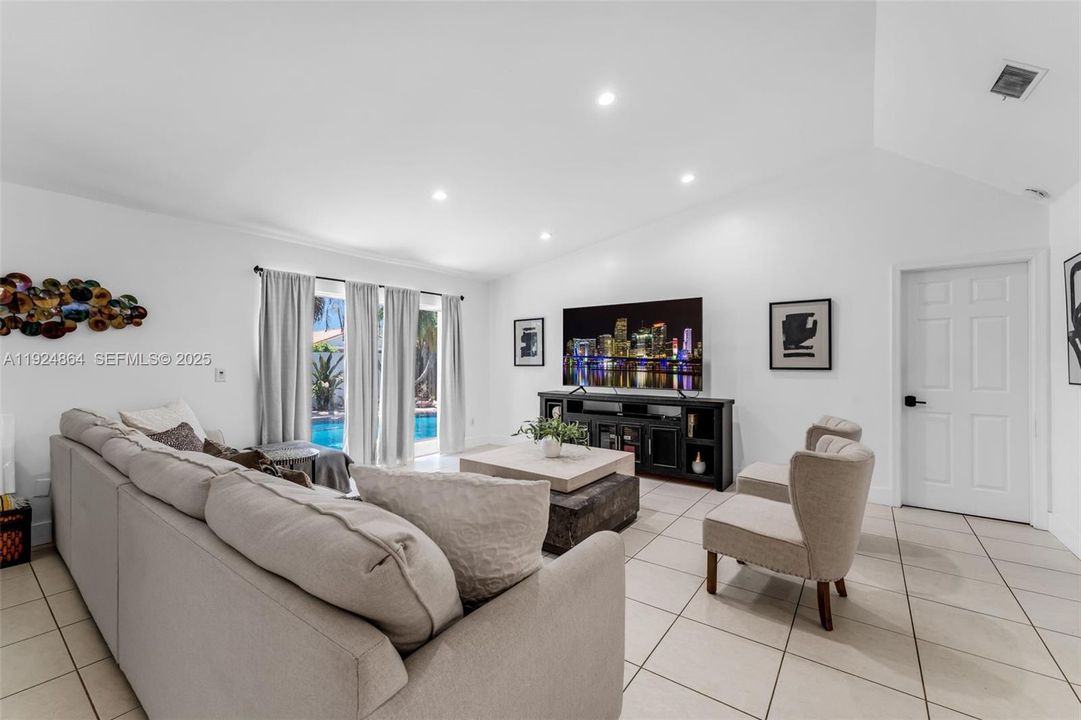 Active With Contract: $717,000 (4 beds, 2 baths, 1810 Square Feet)