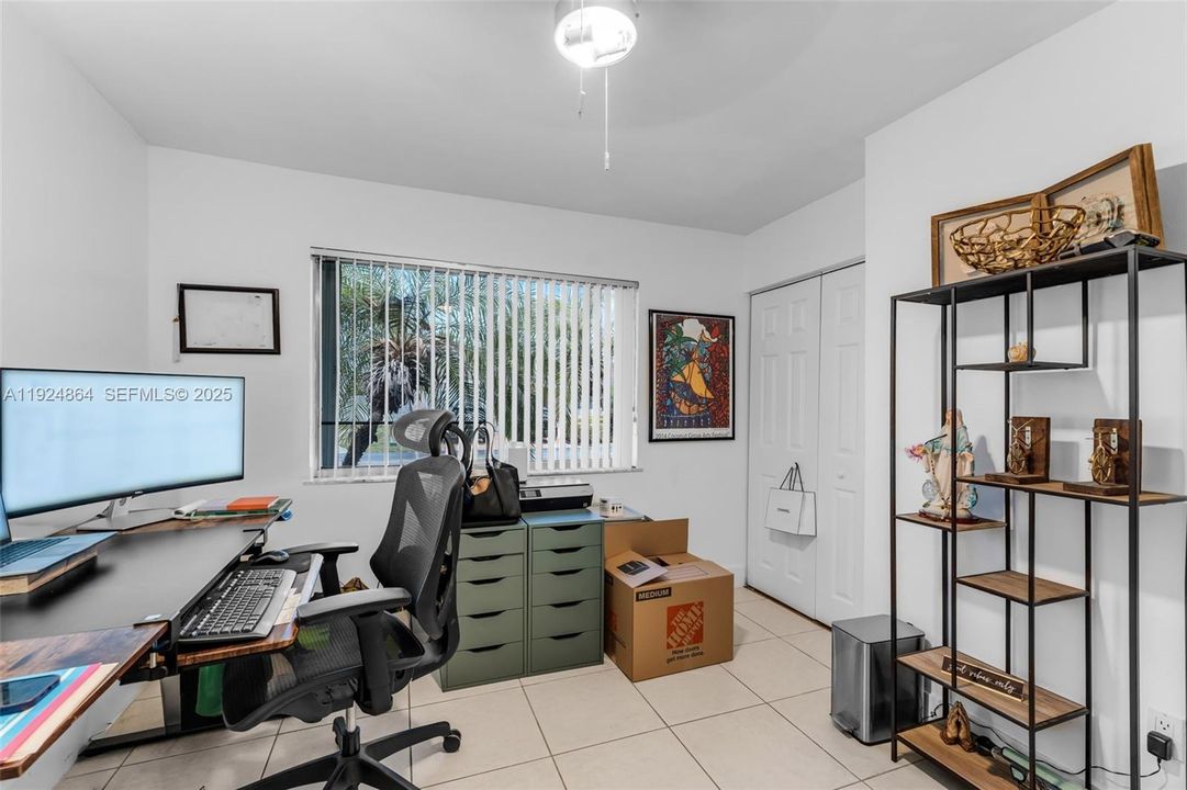 Active With Contract: $717,000 (4 beds, 2 baths, 1810 Square Feet)