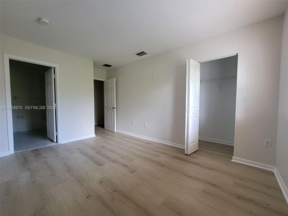 В аренду: $2,400 (2 спален, 2 ванн, 1140 Квадратных фут)