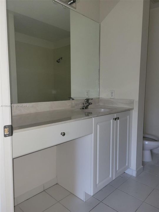 В аренду: $2,400 (2 спален, 2 ванн, 1140 Квадратных фут)