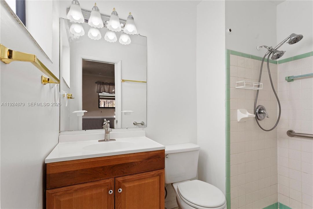 待售: $475,000 (4 贝兹, 2 浴室, 1715 平方英尺)