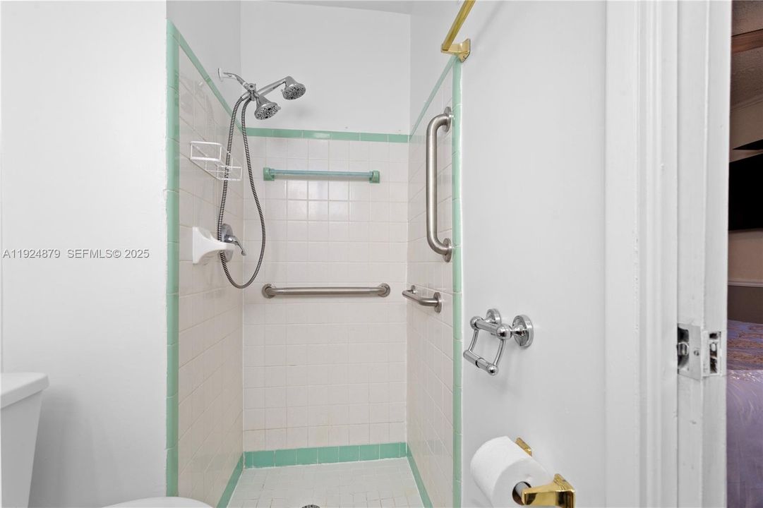 待售: $475,000 (4 贝兹, 2 浴室, 1715 平方英尺)