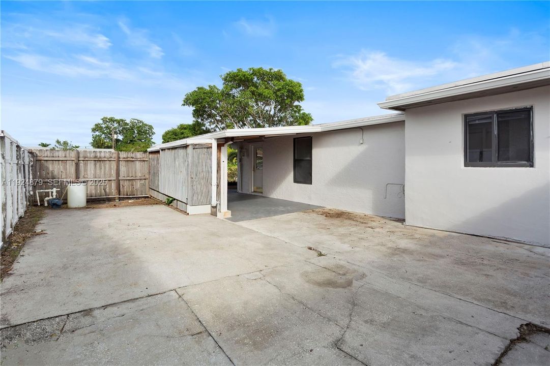 待售: $475,000 (4 贝兹, 2 浴室, 1715 平方英尺)