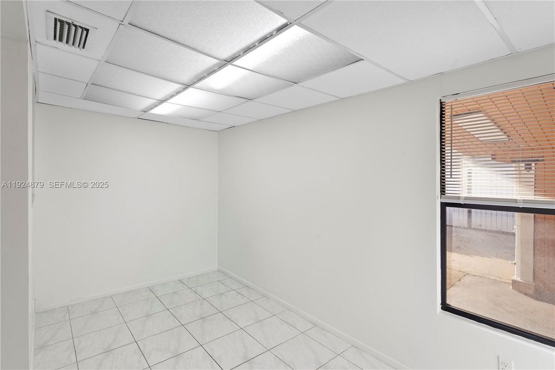 待售: $475,000 (4 贝兹, 2 浴室, 1715 平方英尺)