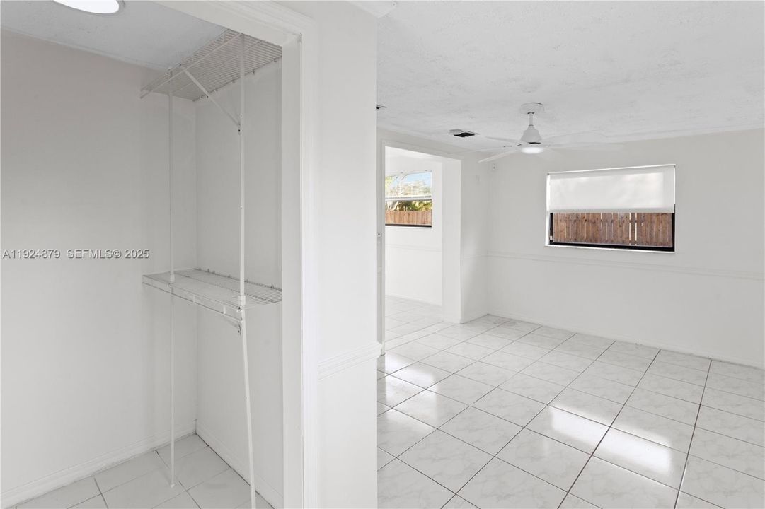 待售: $475,000 (4 贝兹, 2 浴室, 1715 平方英尺)