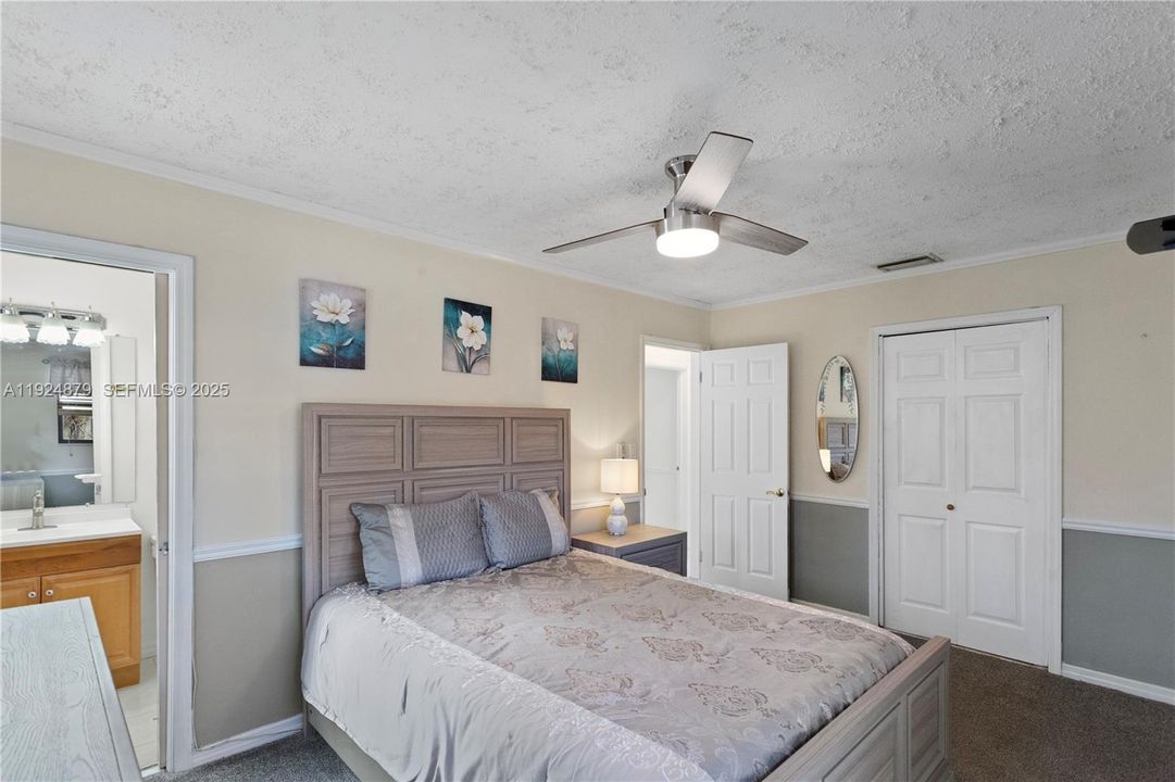 待售: $475,000 (4 贝兹, 2 浴室, 1715 平方英尺)