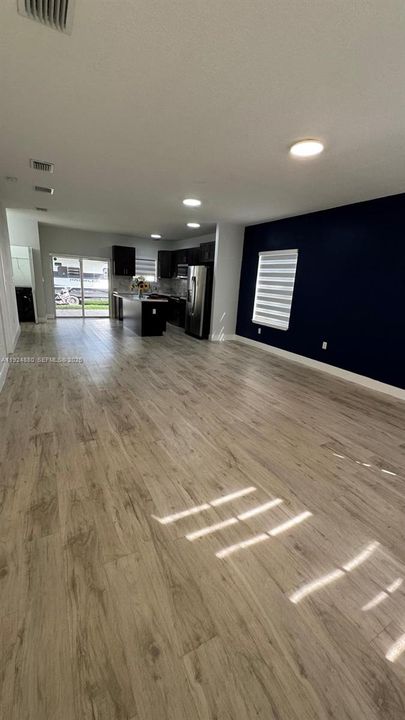 В аренду: $3,100 (3 спален, 1 ванн, 1652 Квадратных фут)