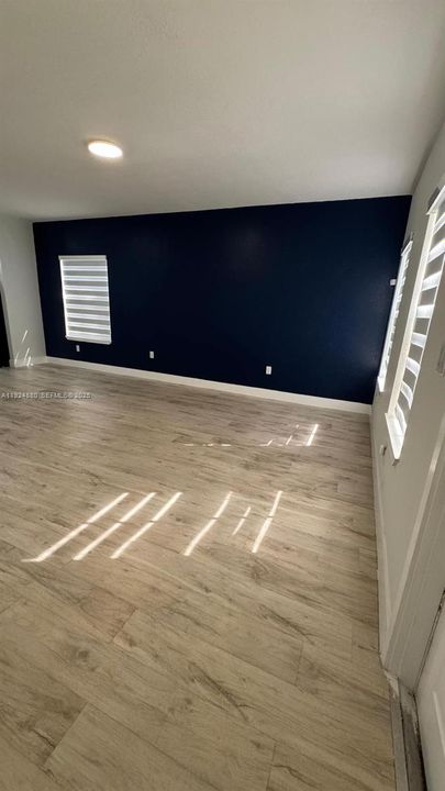 В аренду: $3,100 (3 спален, 1 ванн, 1652 Квадратных фут)