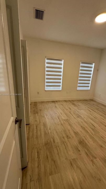 В аренду: $3,100 (3 спален, 1 ванн, 1652 Квадратных фут)