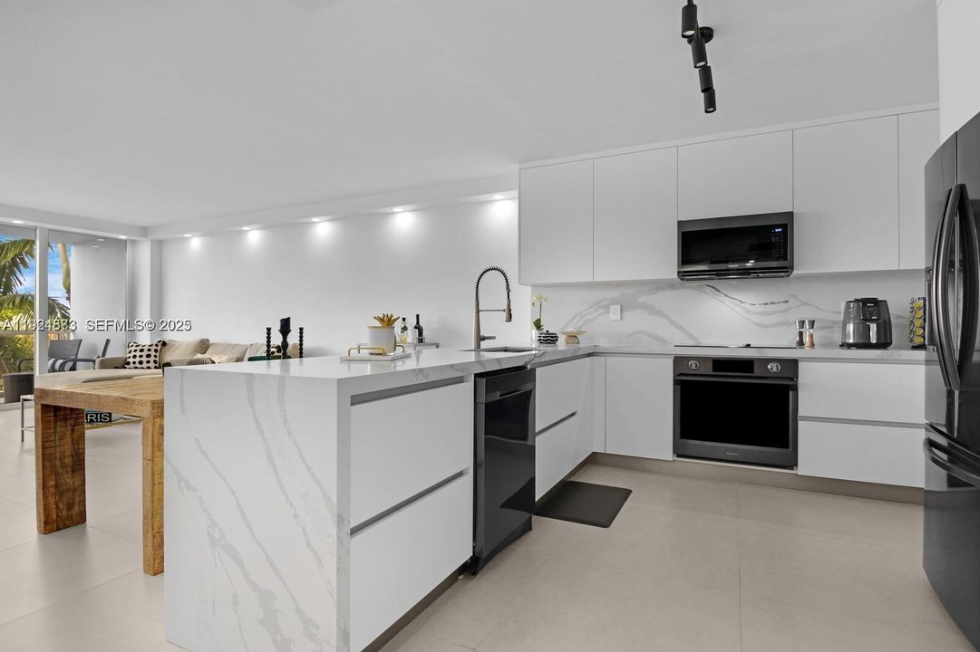 En Venta: $430,000 (1 camas, 1 baños, 900 Pies cuadrados)