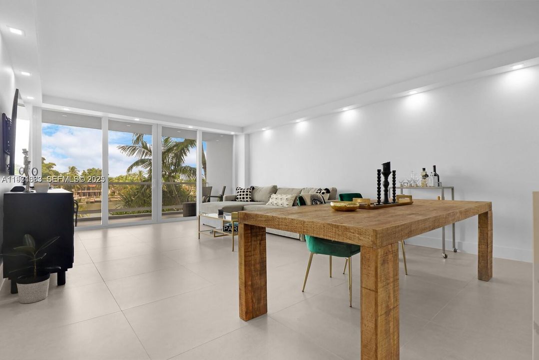 En Venta: $430,000 (1 camas, 1 baños, 900 Pies cuadrados)