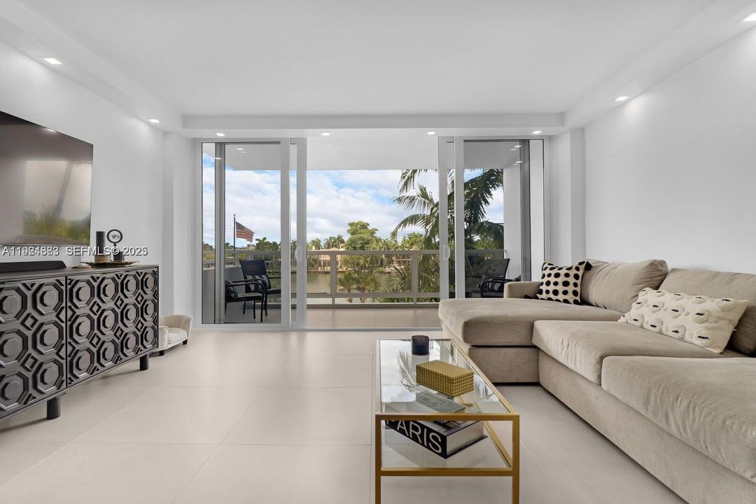 En Venta: $430,000 (1 camas, 1 baños, 900 Pies cuadrados)