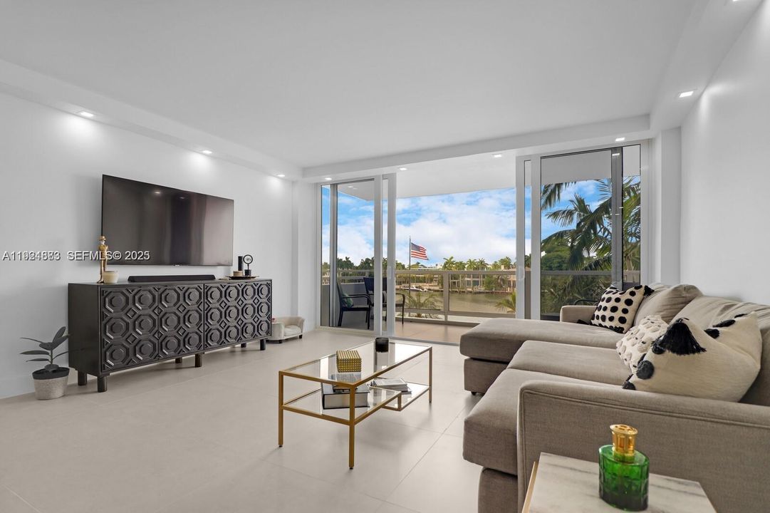 En Venta: $430,000 (1 camas, 1 baños, 900 Pies cuadrados)