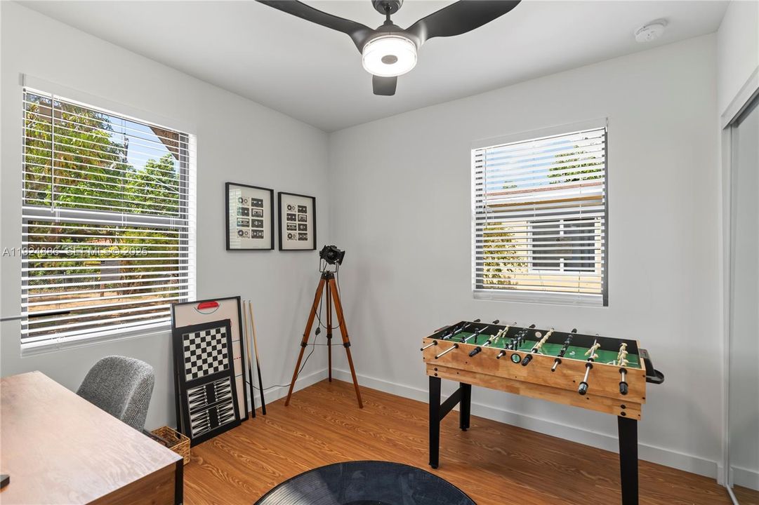 В аренду: $3,700 (3 спален, 2 ванн, 1590 Квадратных фут)