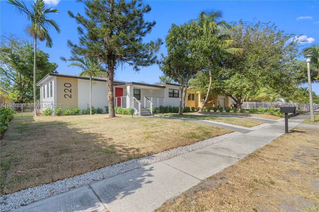 В аренду: $3,700 (3 спален, 2 ванн, 1590 Квадратных фут)