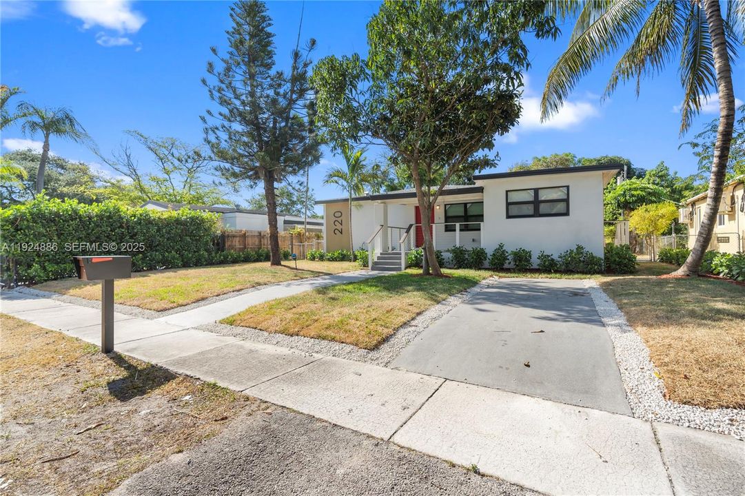 В аренду: $3,700 (3 спален, 2 ванн, 1590 Квадратных фут)