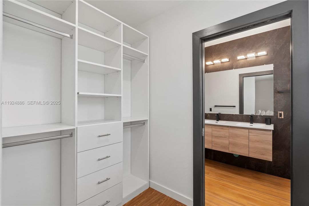 В аренду: $3,700 (3 спален, 2 ванн, 1590 Квадратных фут)