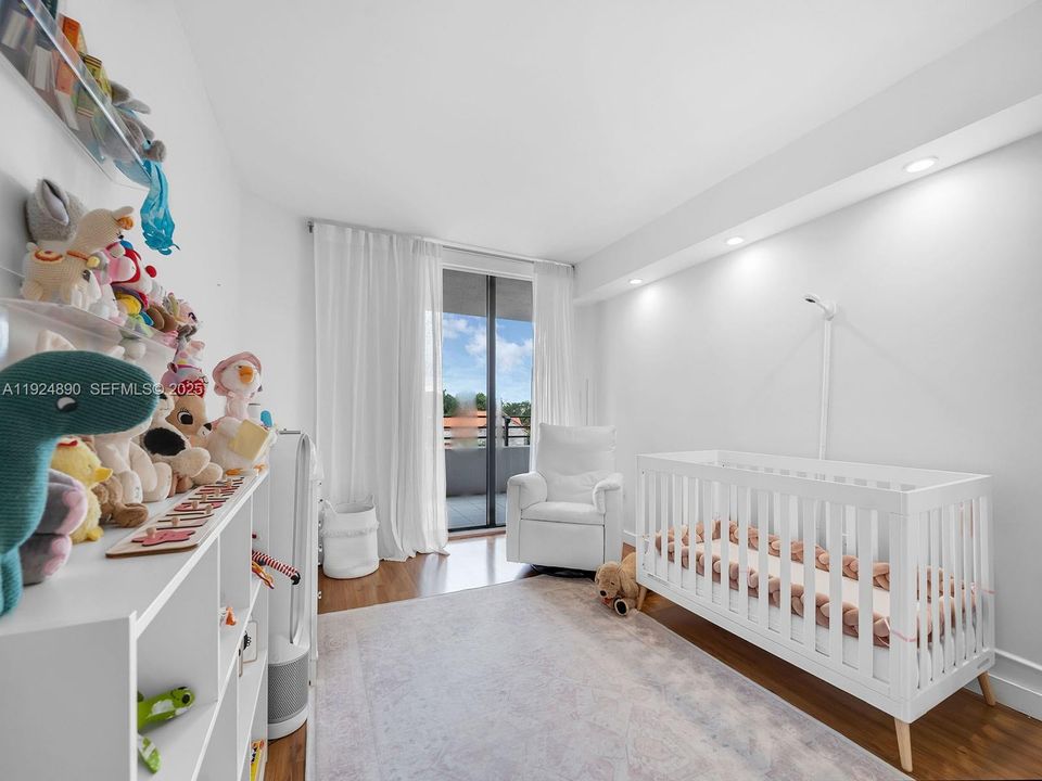 For Rent: $5,100 (2 beds, 2 baths, 1400 Square Feet)