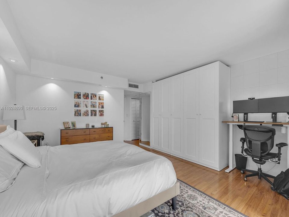 For Rent: $5,100 (2 beds, 2 baths, 1400 Square Feet)