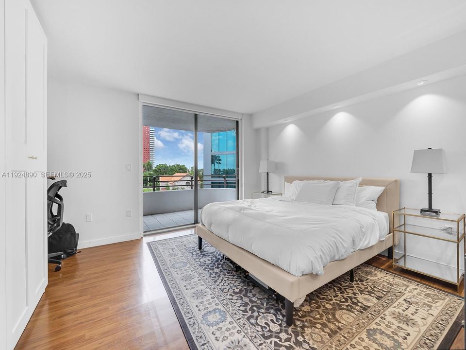 For Rent: $5,100 (2 beds, 2 baths, 1400 Square Feet)