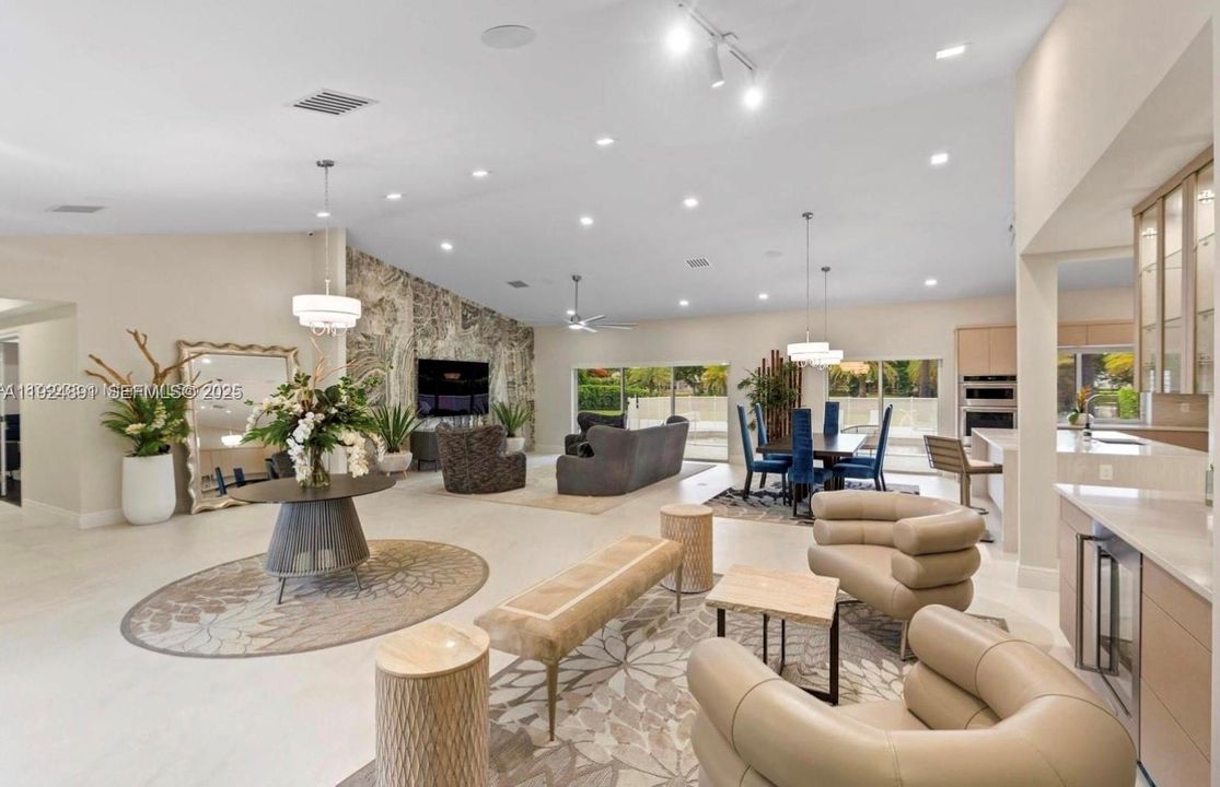 待售: $3,999,999 (5 贝兹, 4 浴室, 3592 平方英尺)