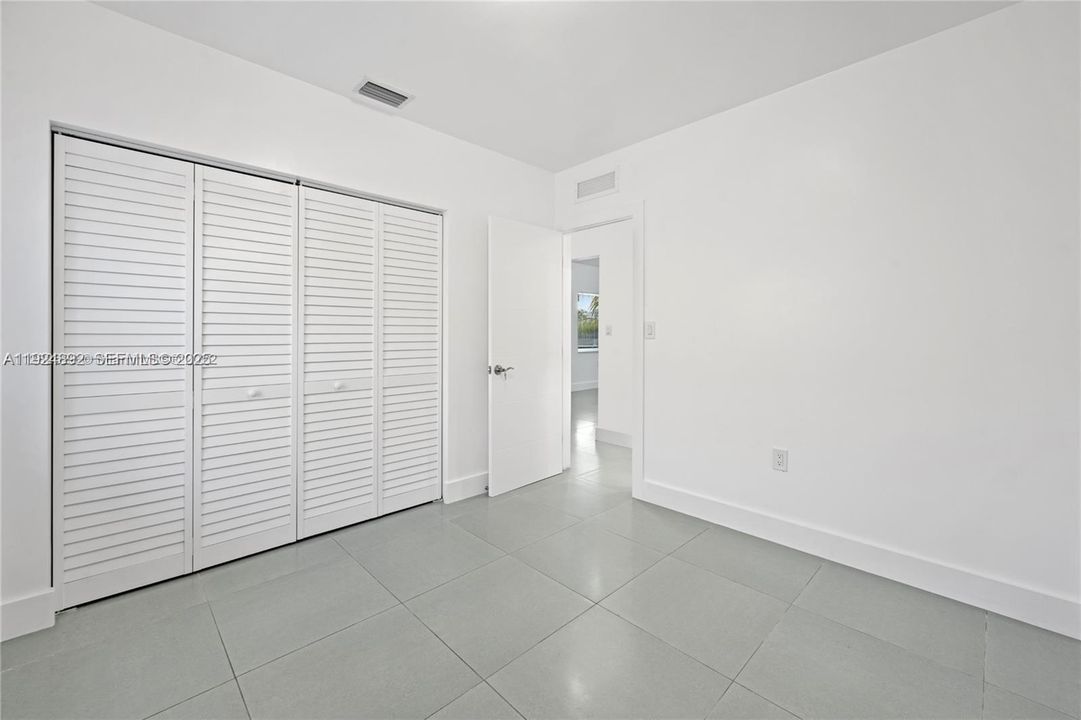 For Rent: $2,500 (3 beds, 1 baths, 1288 Square Feet)