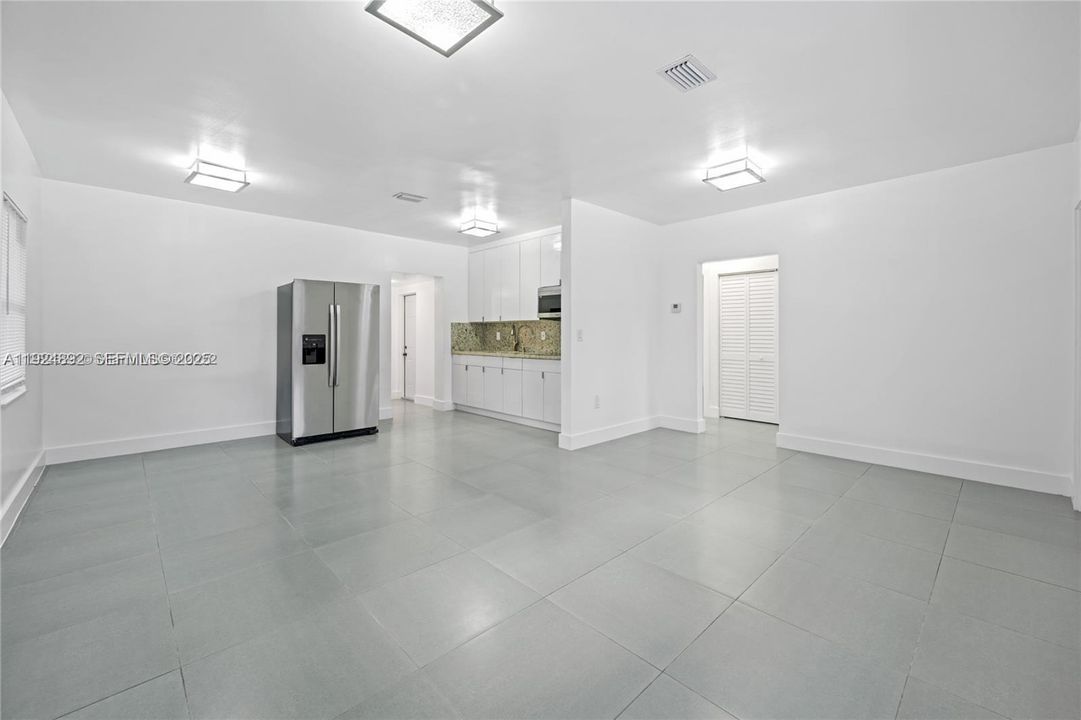 For Rent: $2,500 (3 beds, 1 baths, 1288 Square Feet)