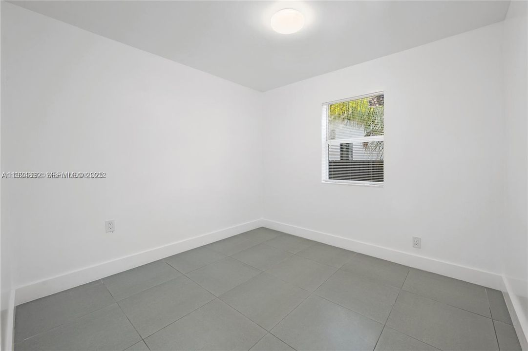 For Rent: $2,500 (3 beds, 1 baths, 1288 Square Feet)