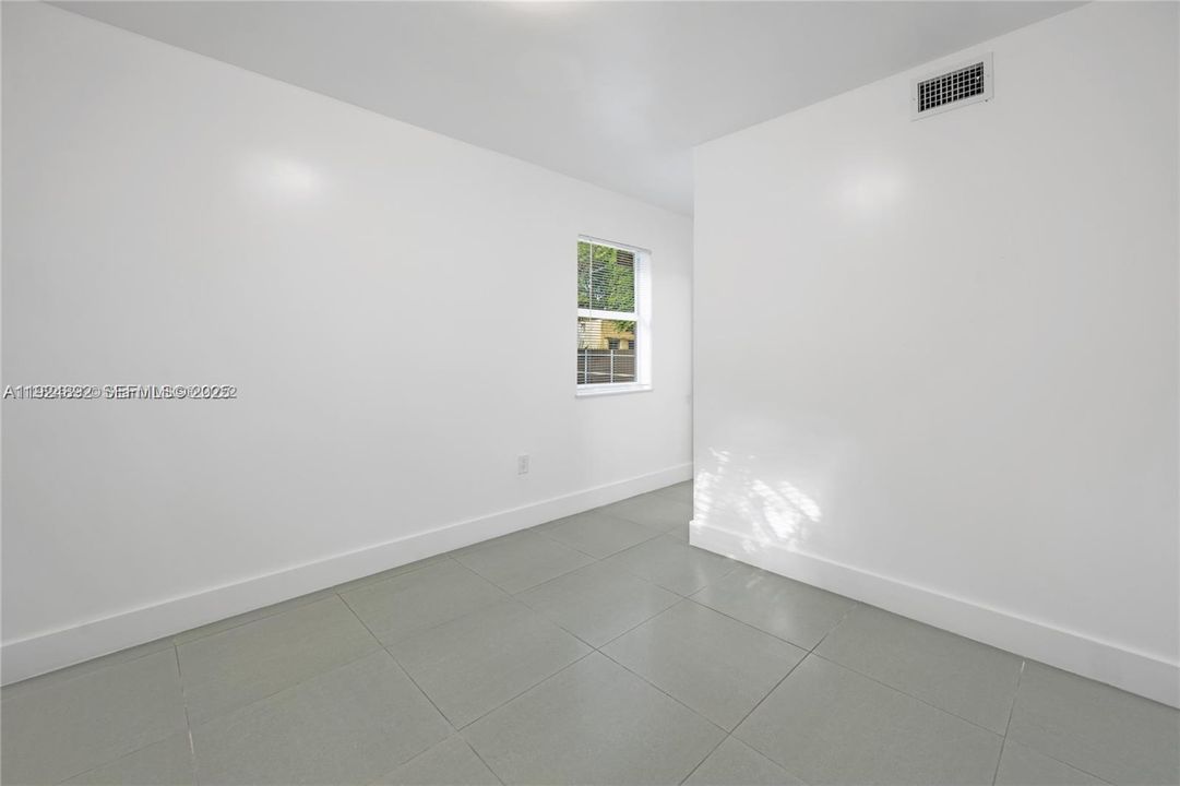 For Rent: $2,500 (3 beds, 1 baths, 1288 Square Feet)