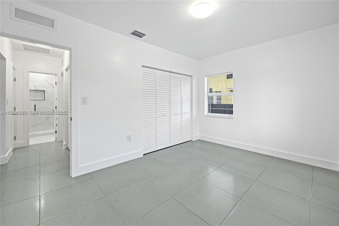 For Rent: $2,500 (3 beds, 1 baths, 1288 Square Feet)