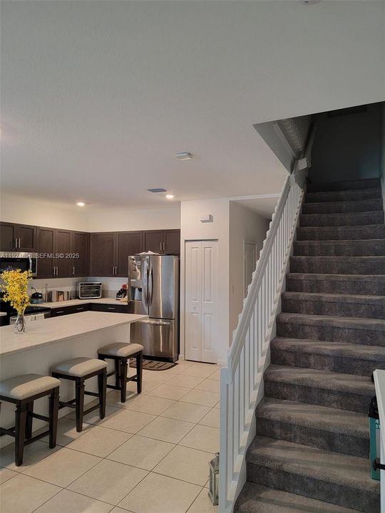 For Rent: $3,300 (4 beds, 3 baths, 1936 Square Feet)