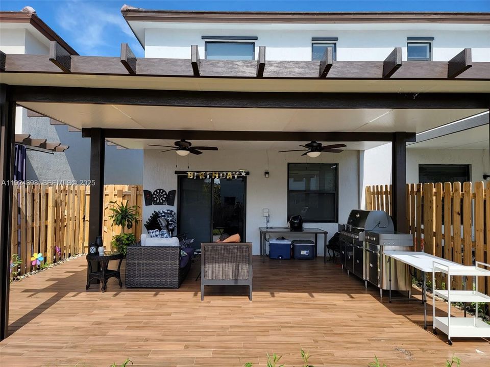 For Rent: $3,300 (4 beds, 3 baths, 1936 Square Feet)