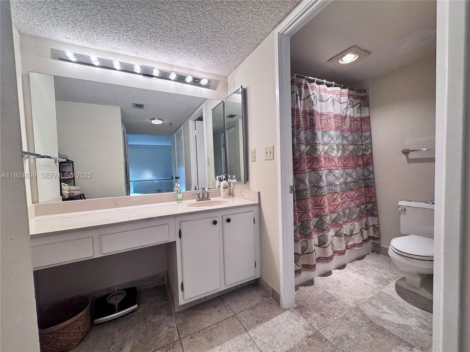 出租: $3,300 (2 贝兹, 2 浴室, 1008 平方英尺)