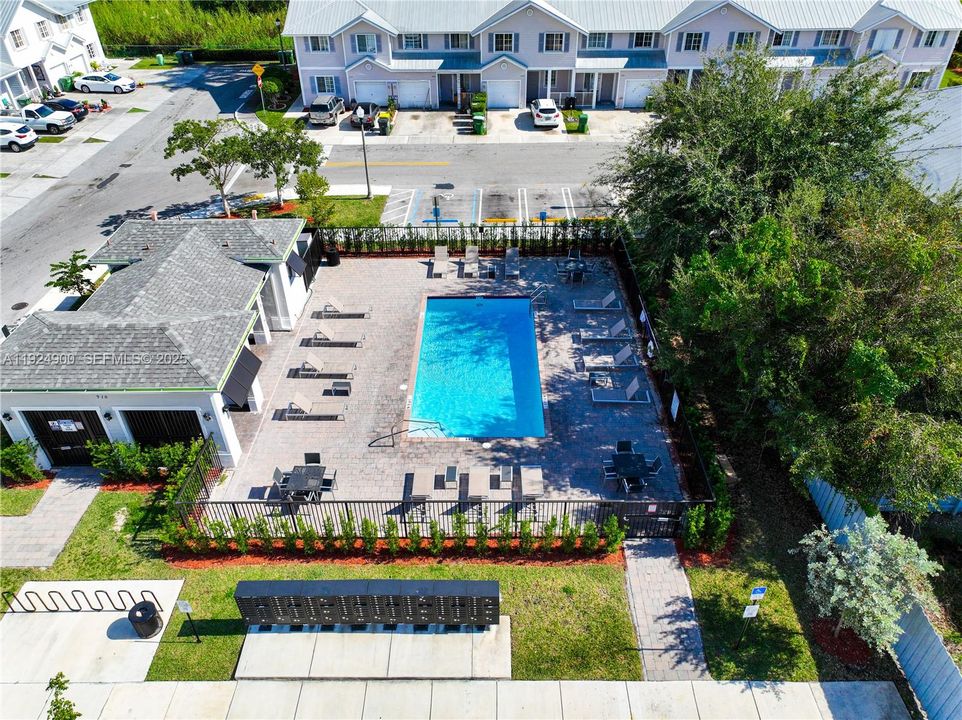 For Sale: $322,000 (3 beds, 2 baths, 1488 Square Feet)