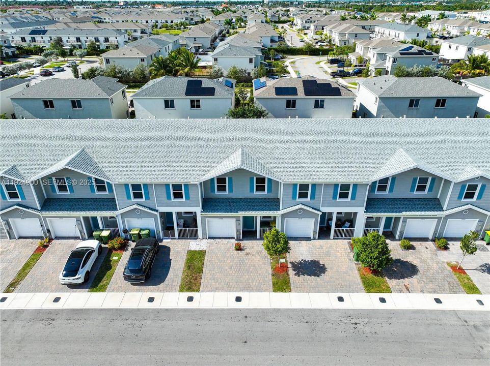 For Sale: $322,000 (3 beds, 2 baths, 1488 Square Feet)