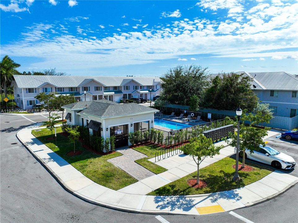 For Sale: $322,000 (3 beds, 2 baths, 1488 Square Feet)