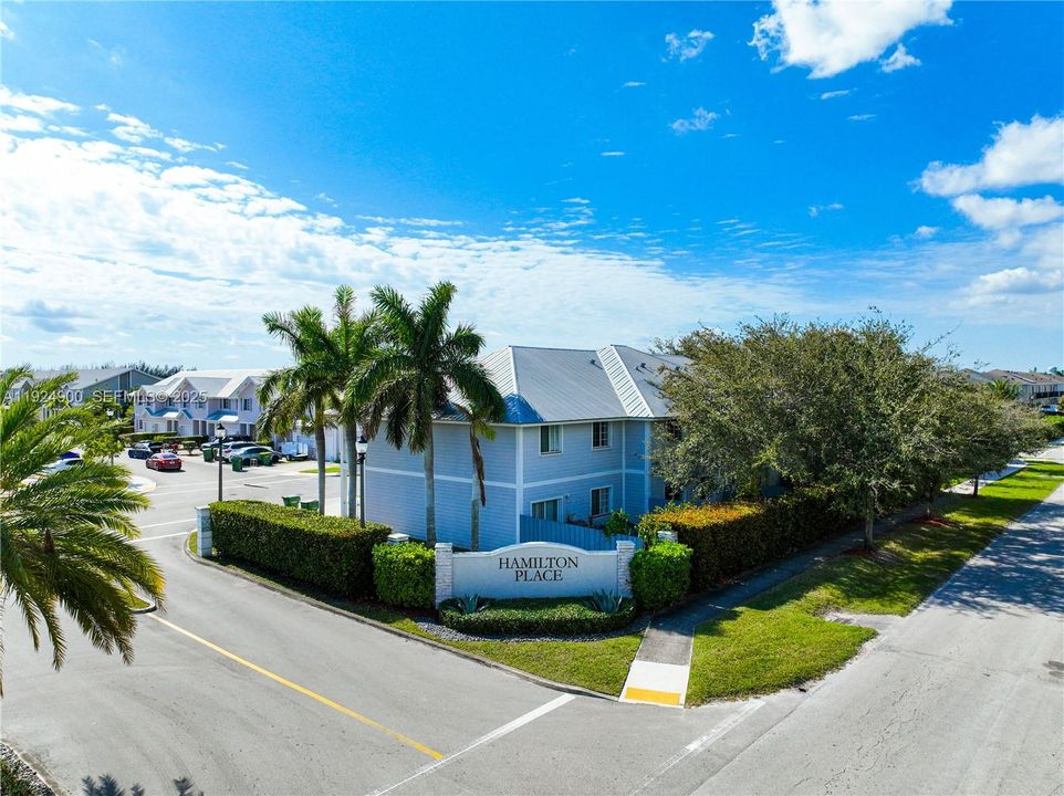 For Sale: $322,000 (3 beds, 2 baths, 1488 Square Feet)