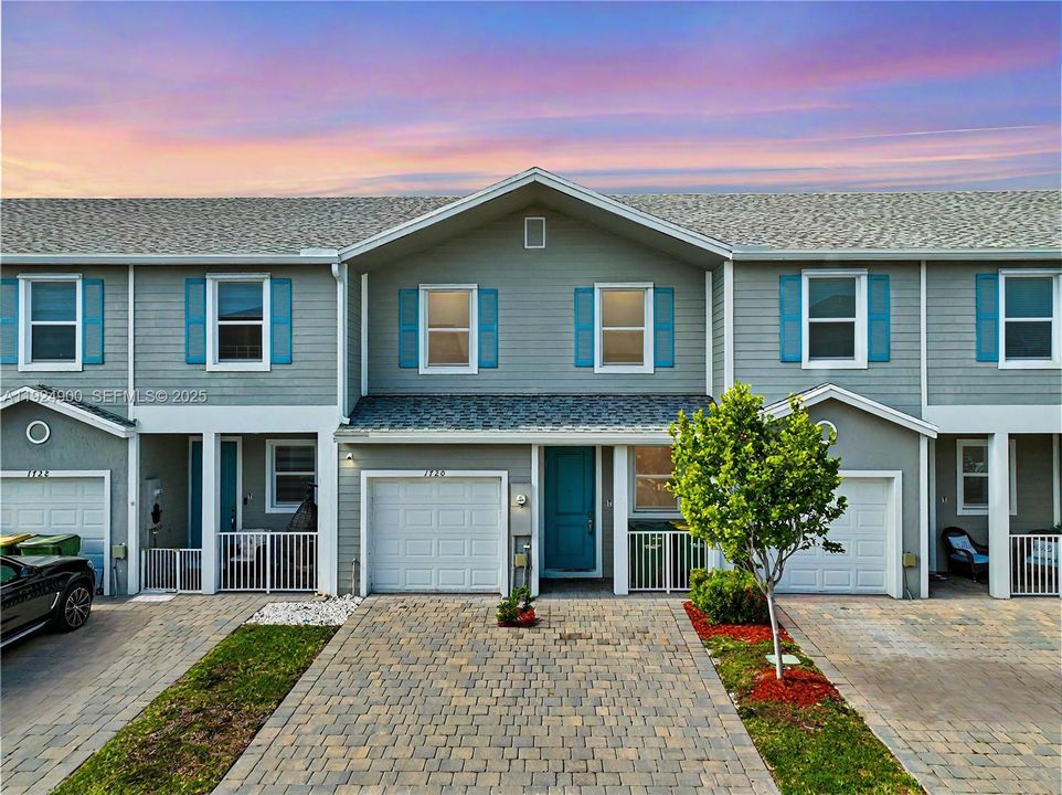 For Sale: $322,000 (3 beds, 2 baths, 1488 Square Feet)