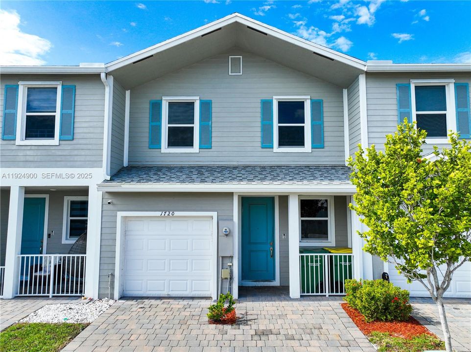 For Sale: $322,000 (3 beds, 2 baths, 1488 Square Feet)