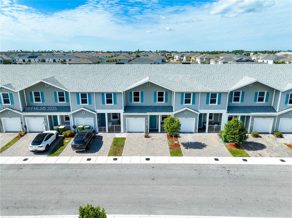 For Sale: $322,000 (3 beds, 2 baths, 1488 Square Feet)