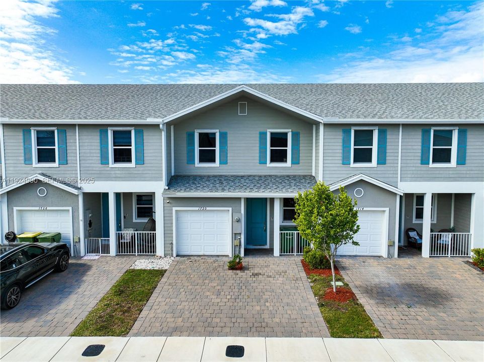 For Sale: $322,000 (3 beds, 2 baths, 1488 Square Feet)